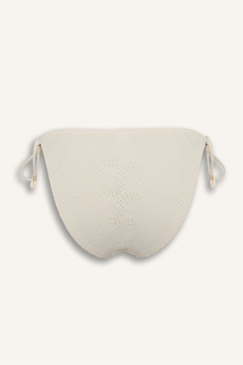 Әйелдерге экру Regular Fit кестелі ришелье бикини асты