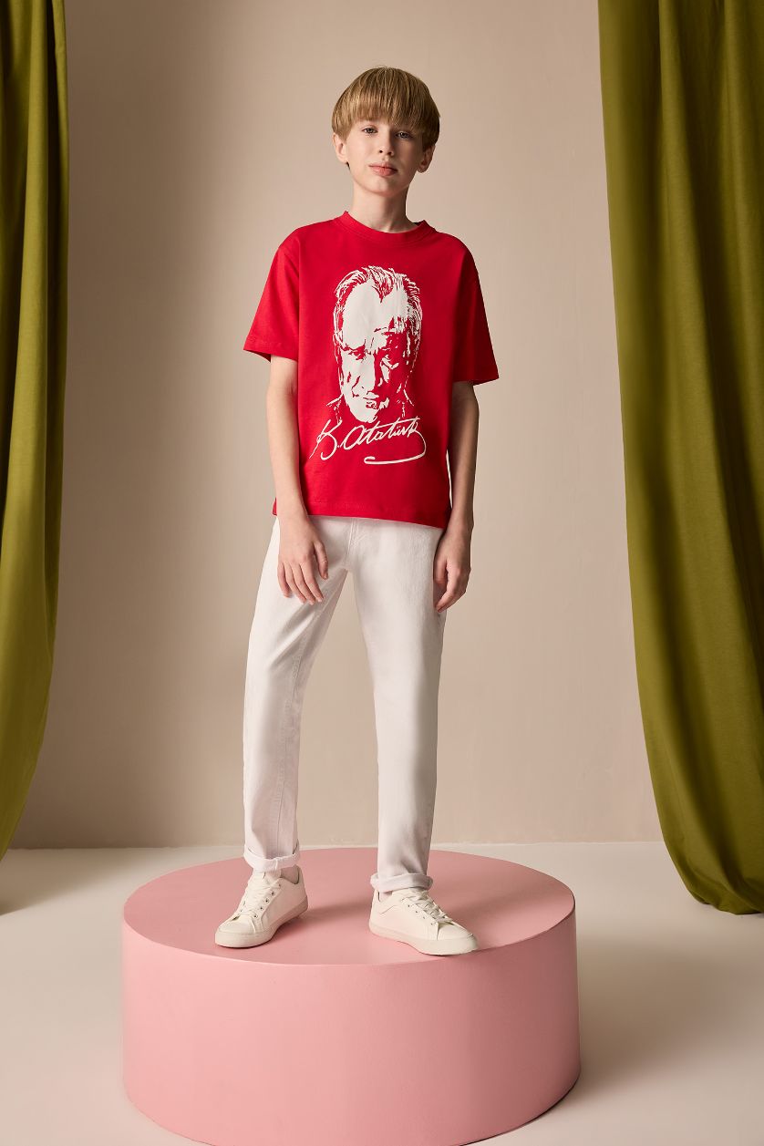 Erkek Çocuk - Genç Erkek Kırmızı Bisiklet Yaka Atatürk Baskılı Kısa Kollu Tişört Erkek Çocuk