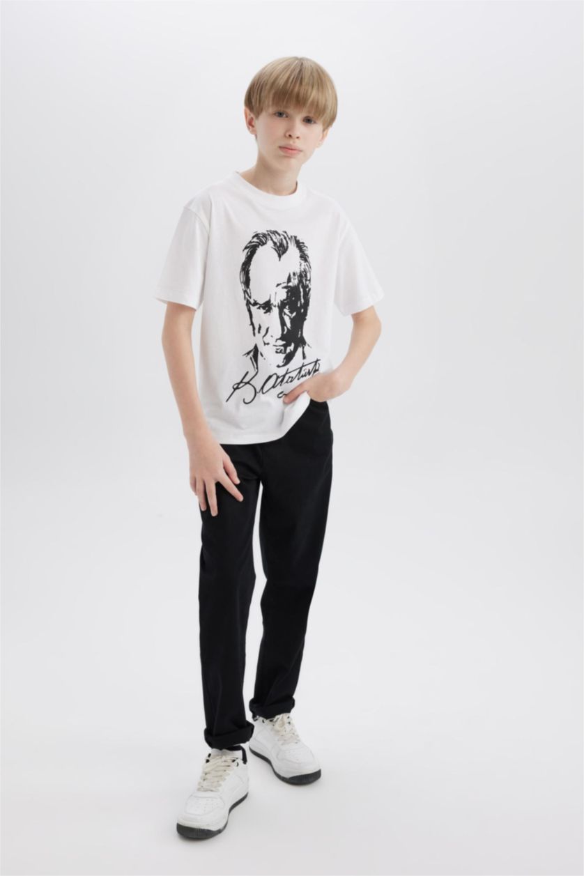 Erkek Çocuk - Genç Erkek Beyaz Bisiklet Yaka Atatürk Baskılı Kısa Kollu Tişört Erkek Çocuk