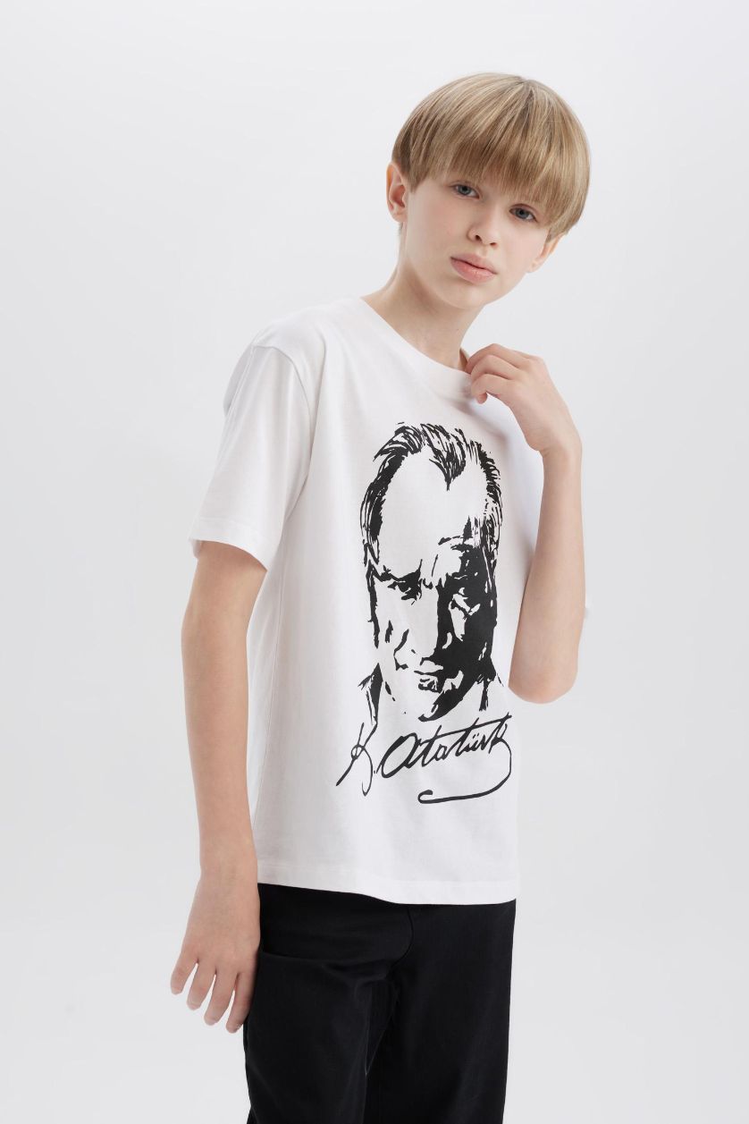 Erkek Çocuk - Genç Erkek Beyaz Bisiklet Yaka Atatürk Baskılı Kısa Kollu Tişört Erkek Çocuk