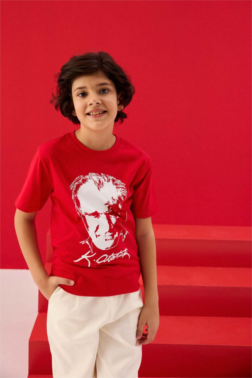 أولاد أحمر تي شيرت نص ردن ولادي قصة عادية بياخة مستديرة