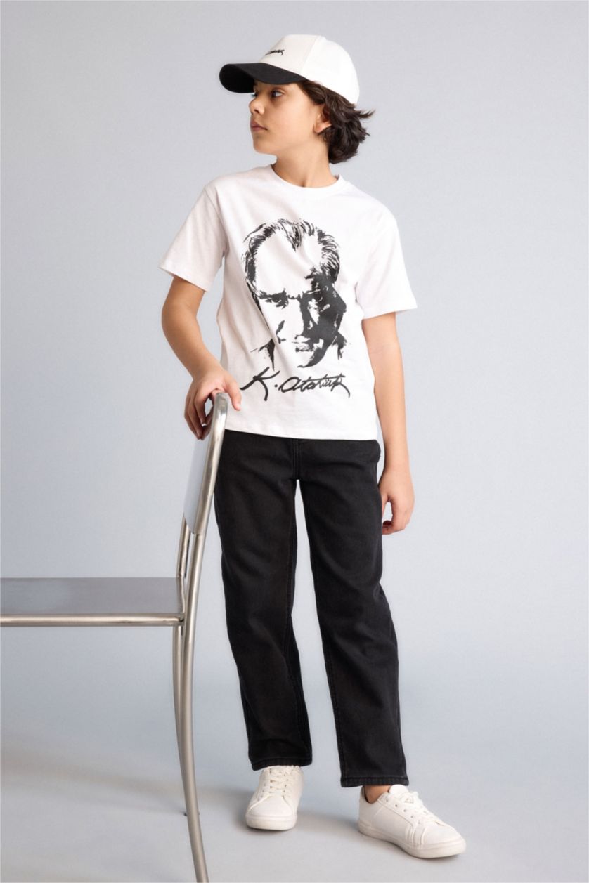 Erkek Çocuk - Genç Erkek Beyaz 23 Nisan Çocuk Bayramı Regular Fıt Bisiklet Yaka Baskılı Kısa Kollu Tişört Erkek Çocuk