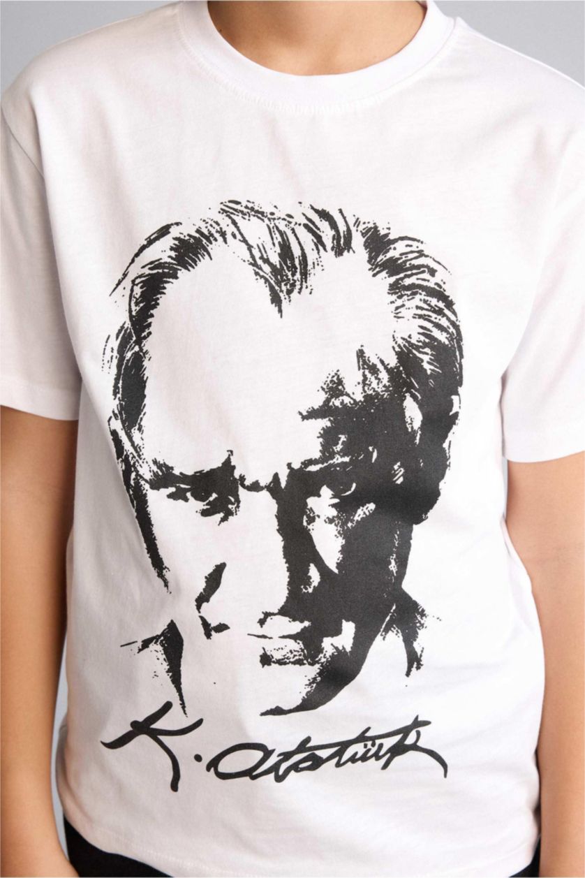 Erkek Çocuk - Genç Erkek Beyaz Atatürk Baskılı Tişört Erkek Çocuk