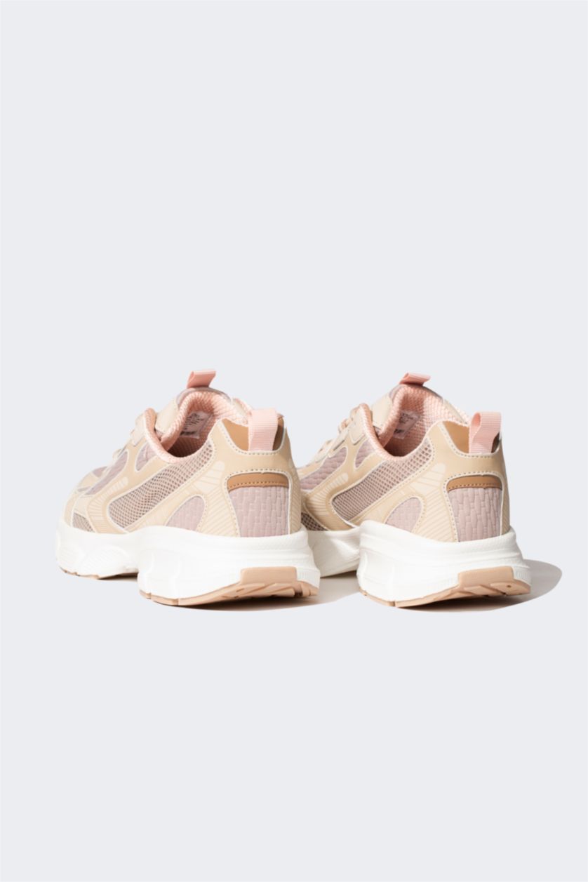Kadın Açık Pembe Kadın Tırtıklı Taban Bağcıklı Suni Deri Spor Ayakkabı