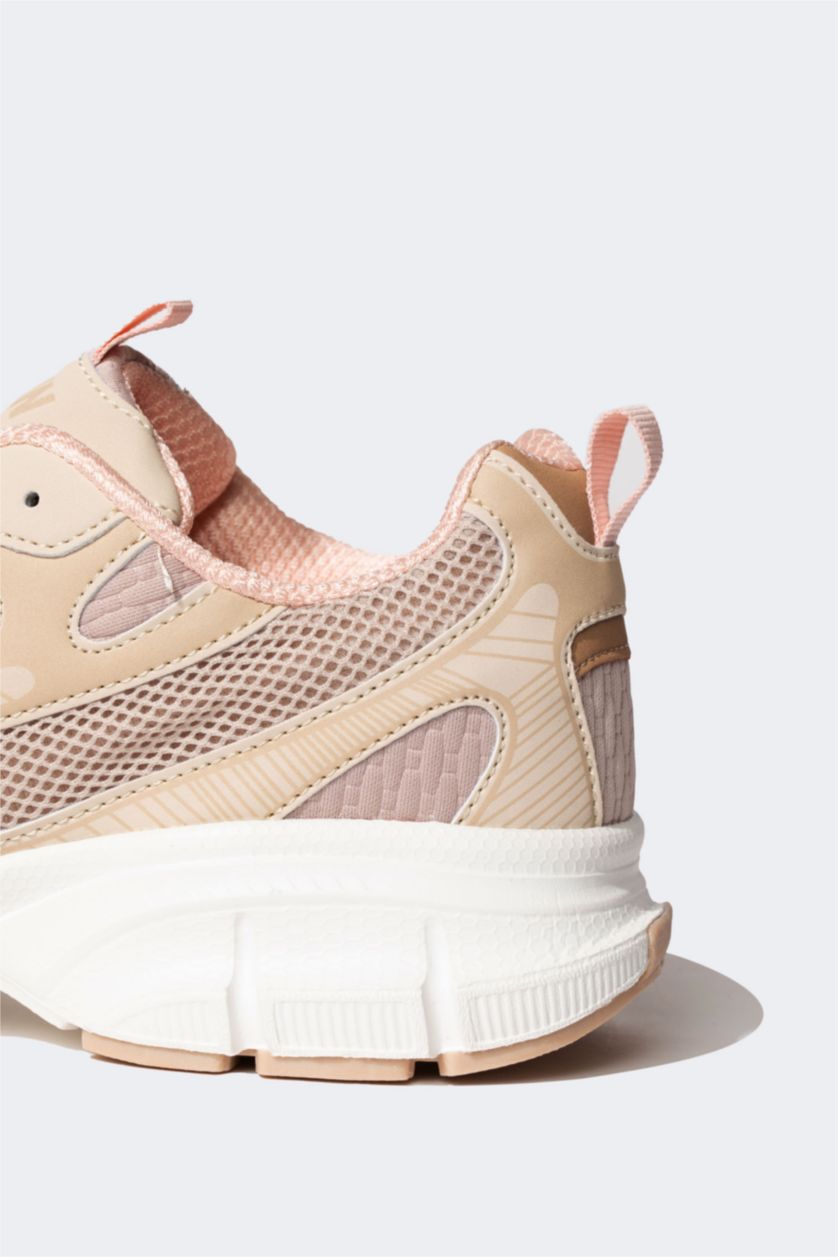 Kadın Açık Pembe Kadın Tırtıklı Taban Bağcıklı Suni Deri Spor Ayakkabı