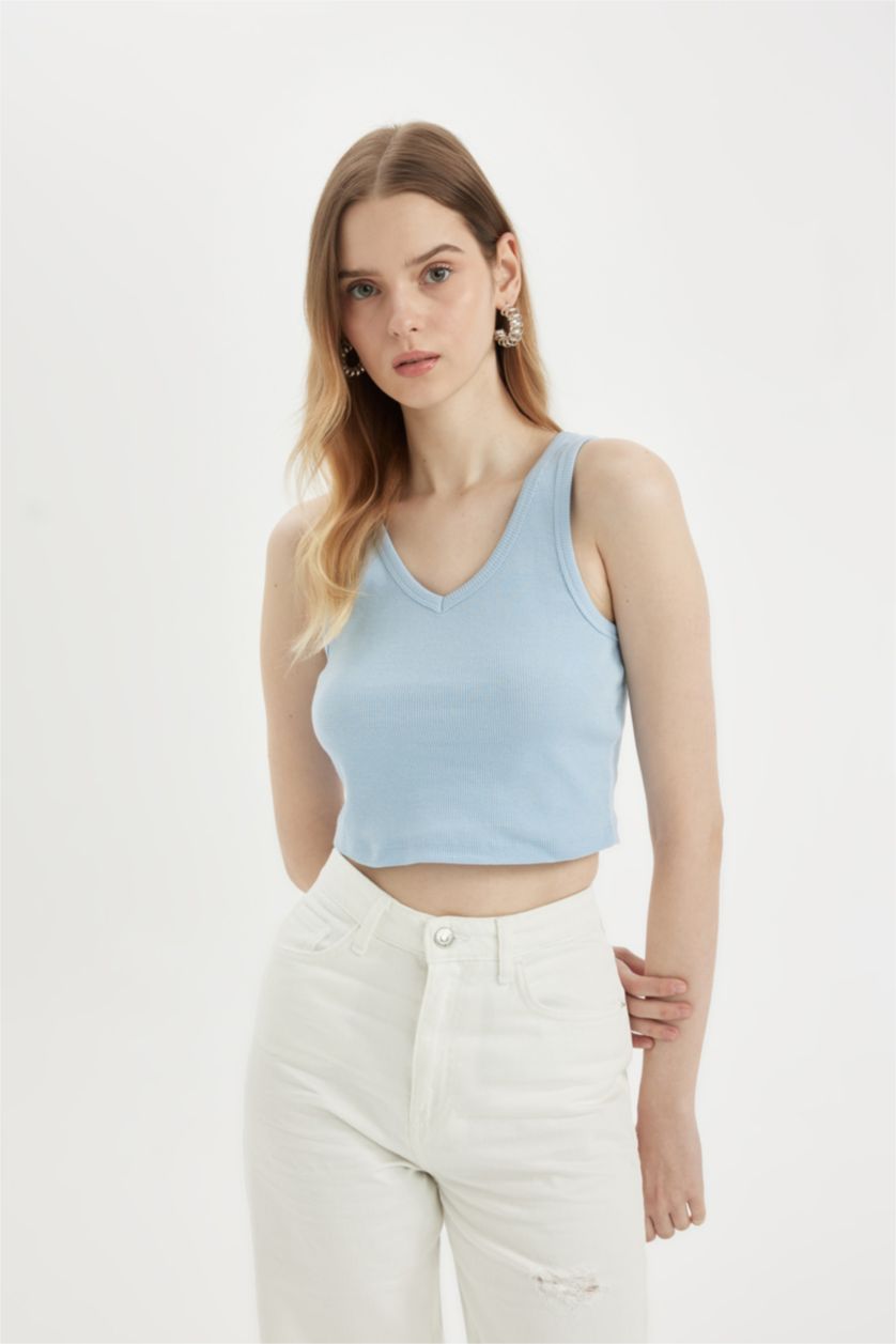 Woman Light Blue Fitted V-Neck Ribbed Camisole Crop Top