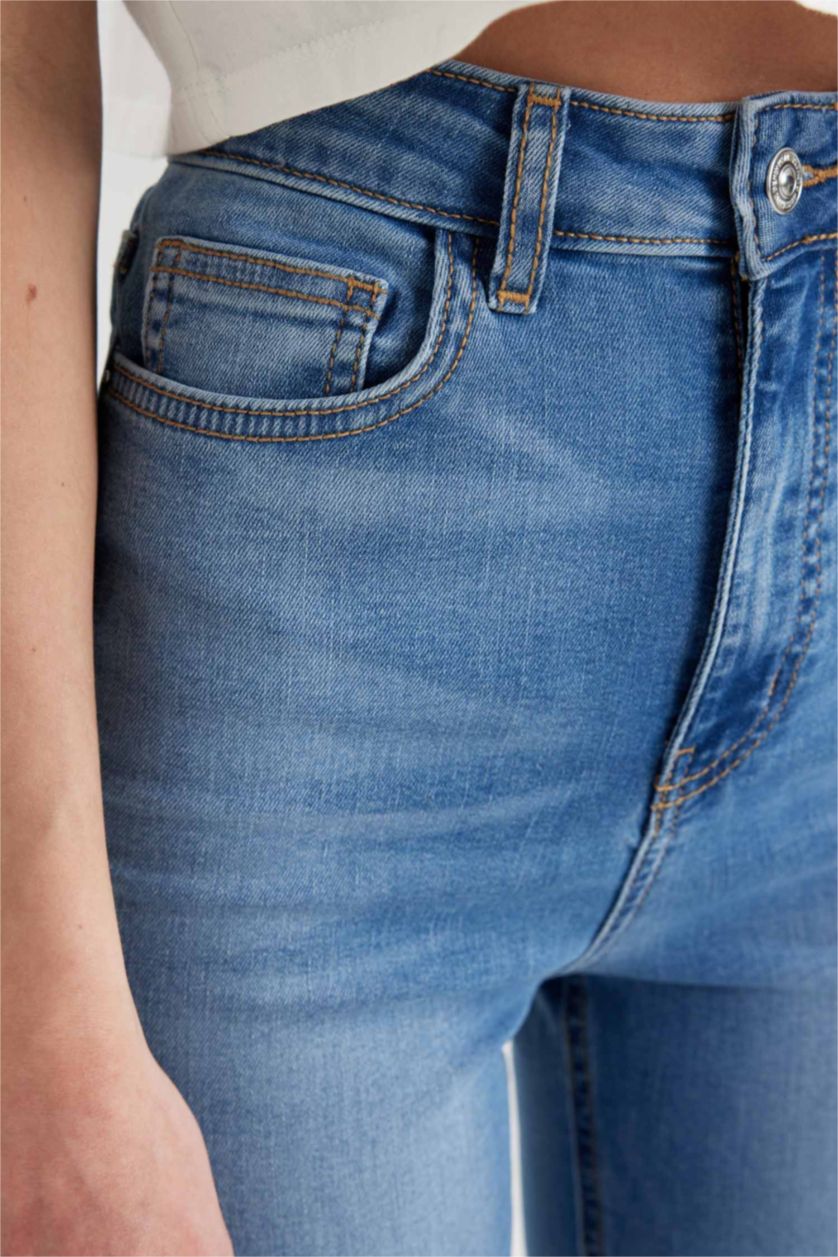 حريمي نيلي فاتح بنطلون جينز سكيني فيت