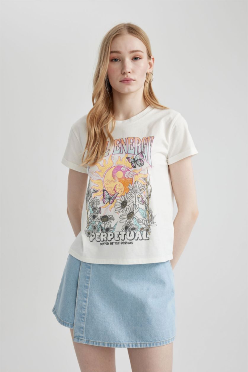 حريمي اوف وايت تي شيرت نص كم مطبوع سليم فيت