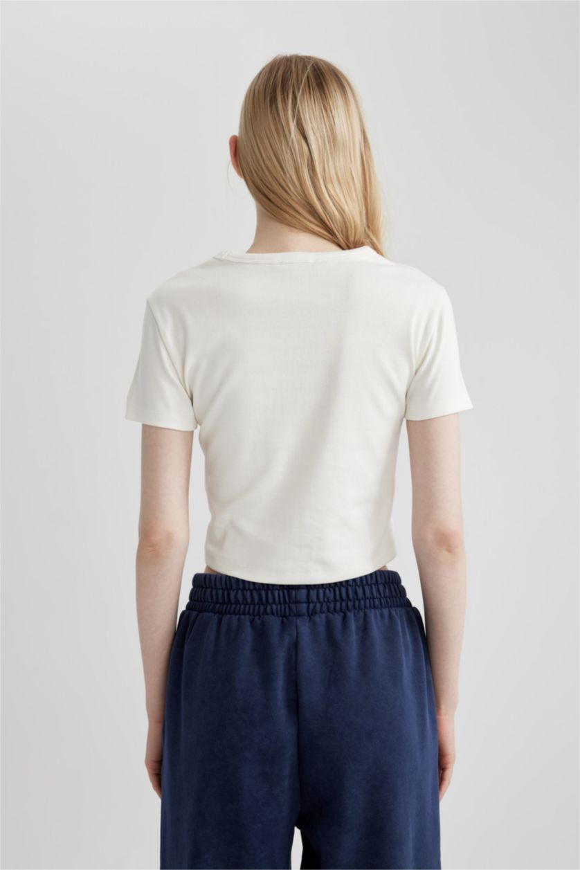 Woman White Fitted Printed Short Sleeve T-Shirt