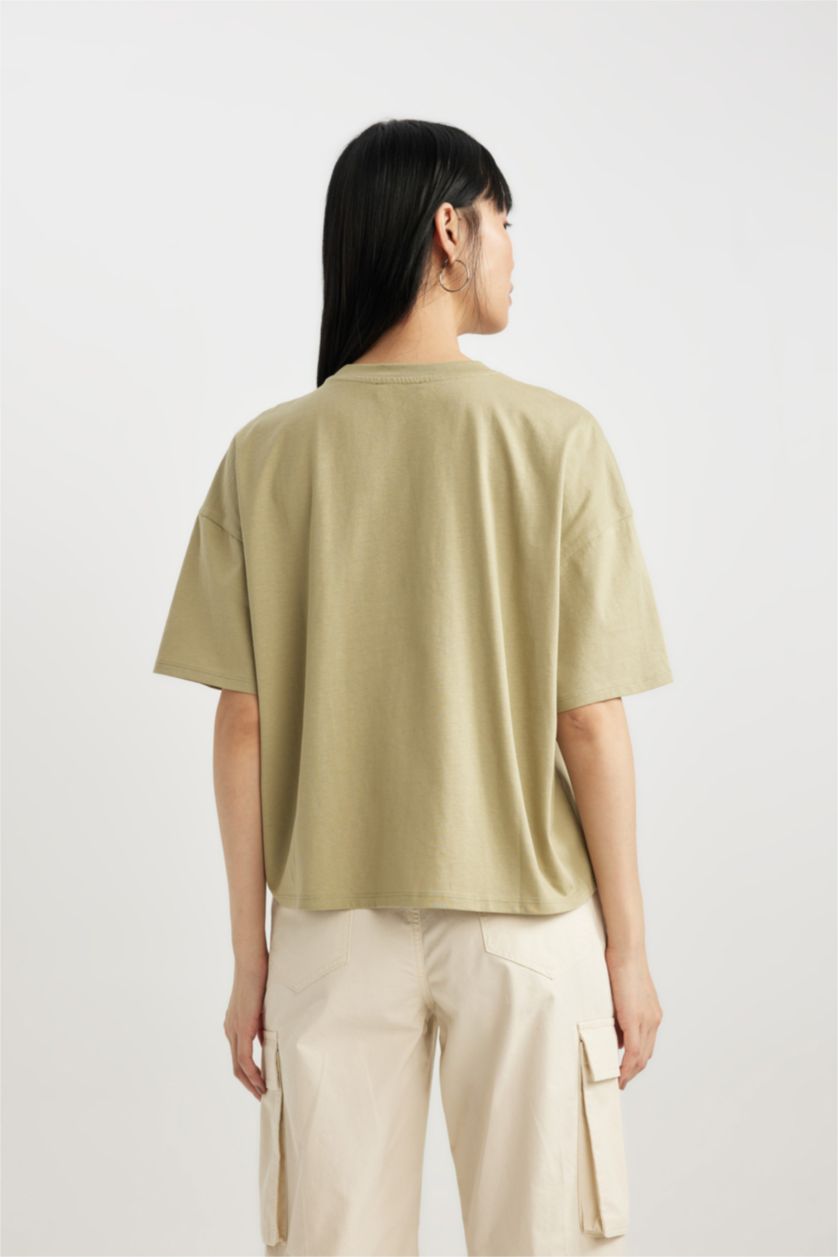 Kadın Açık Haki Loose Fıt Bisiklet Yaka Baskılı Kısa Kollu Tişört