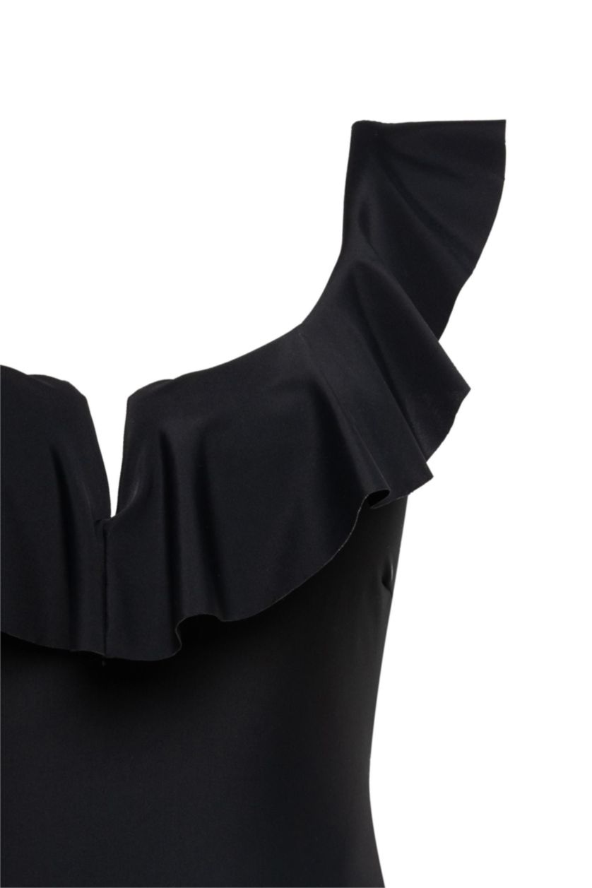 نساء أسود مايو قصة عادية من Fall In Love