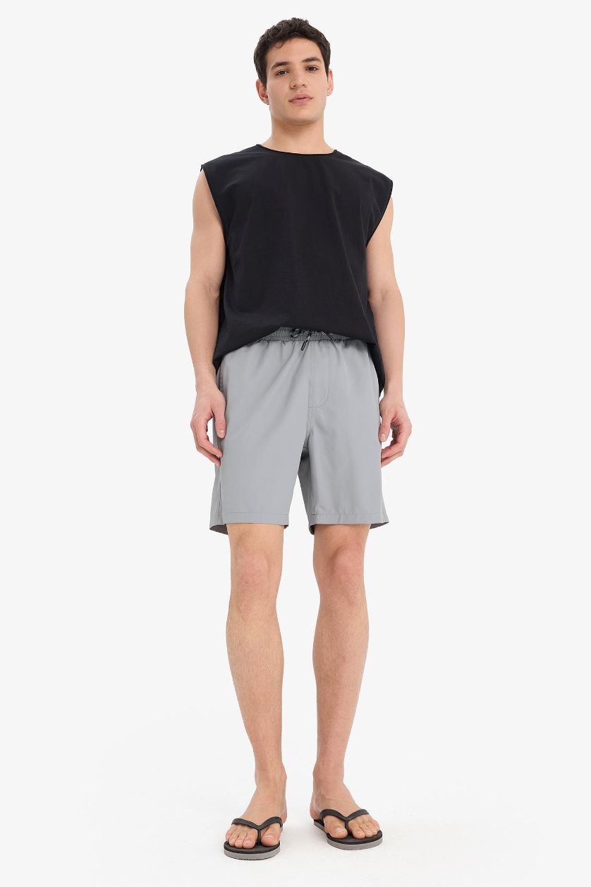 HOMME Gris Short de bain court avec doublure en filet Coupe régulière