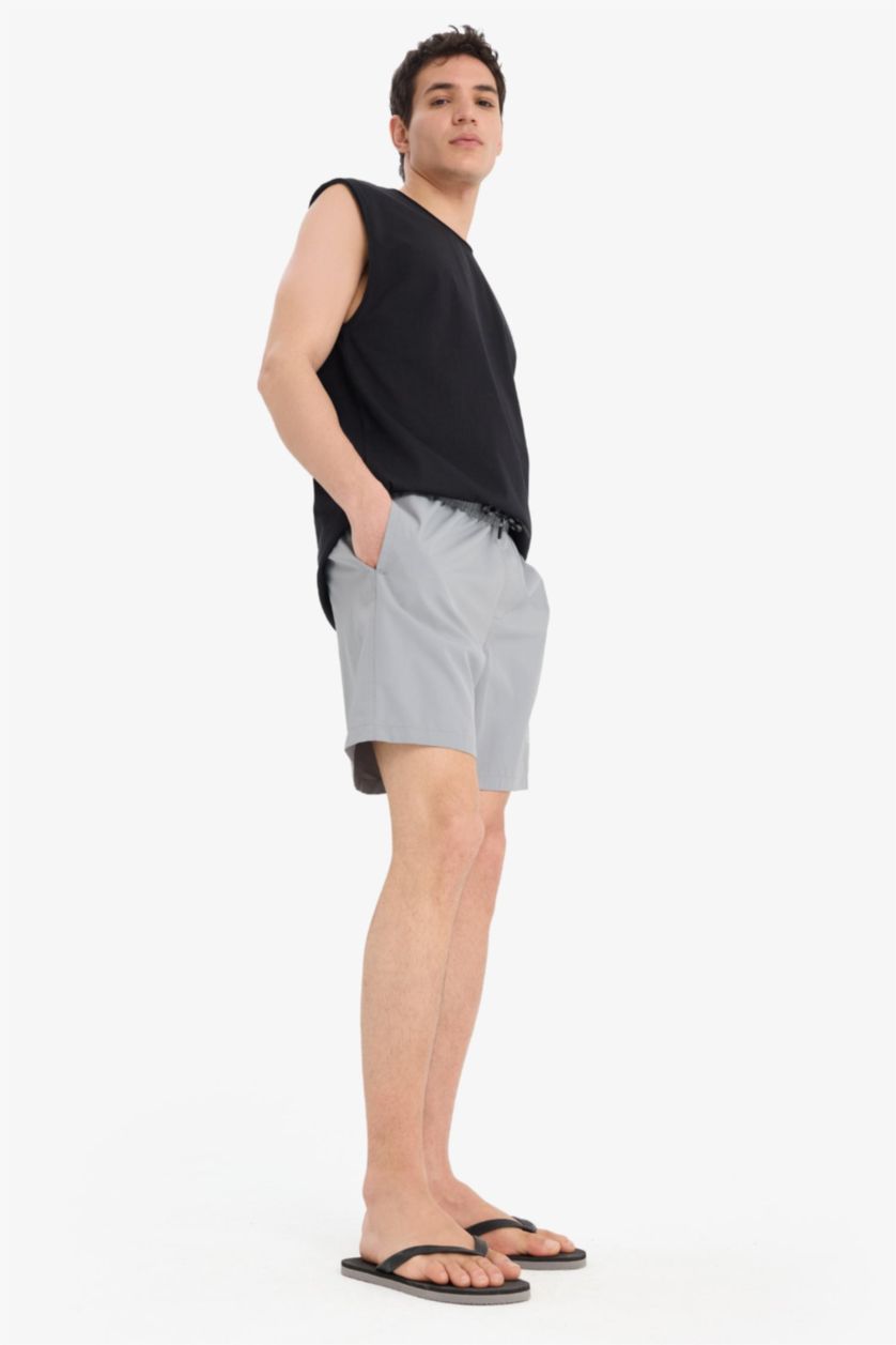 HOMME Gris Short de bain court avec doublure en filet Coupe régulière