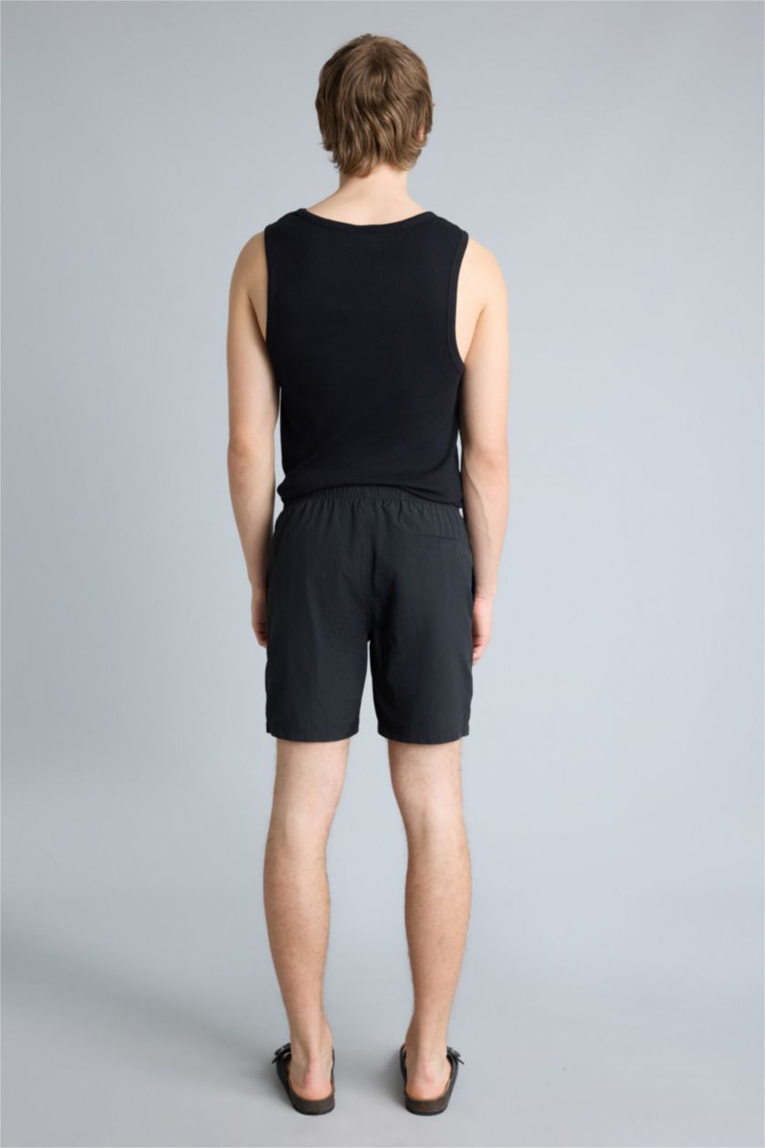 Мужчины Черный Короткие пляжные шорты с сетчатой подкладкой, regular fit