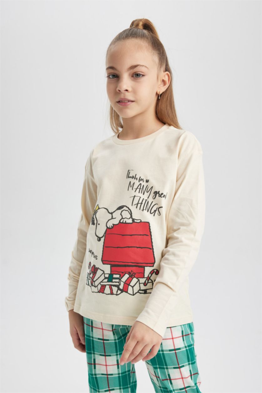 GIRLS & TEENS Ecru Girl Snoopy Christmas Themed 2 Piece Pajama Set
