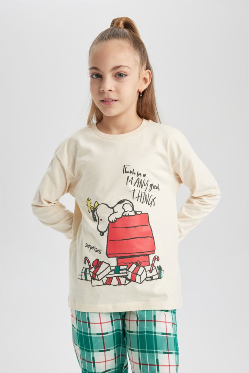 GIRLS & TEENS Ecru Girl Snoopy Christmas Themed 2 Piece Pajama Set