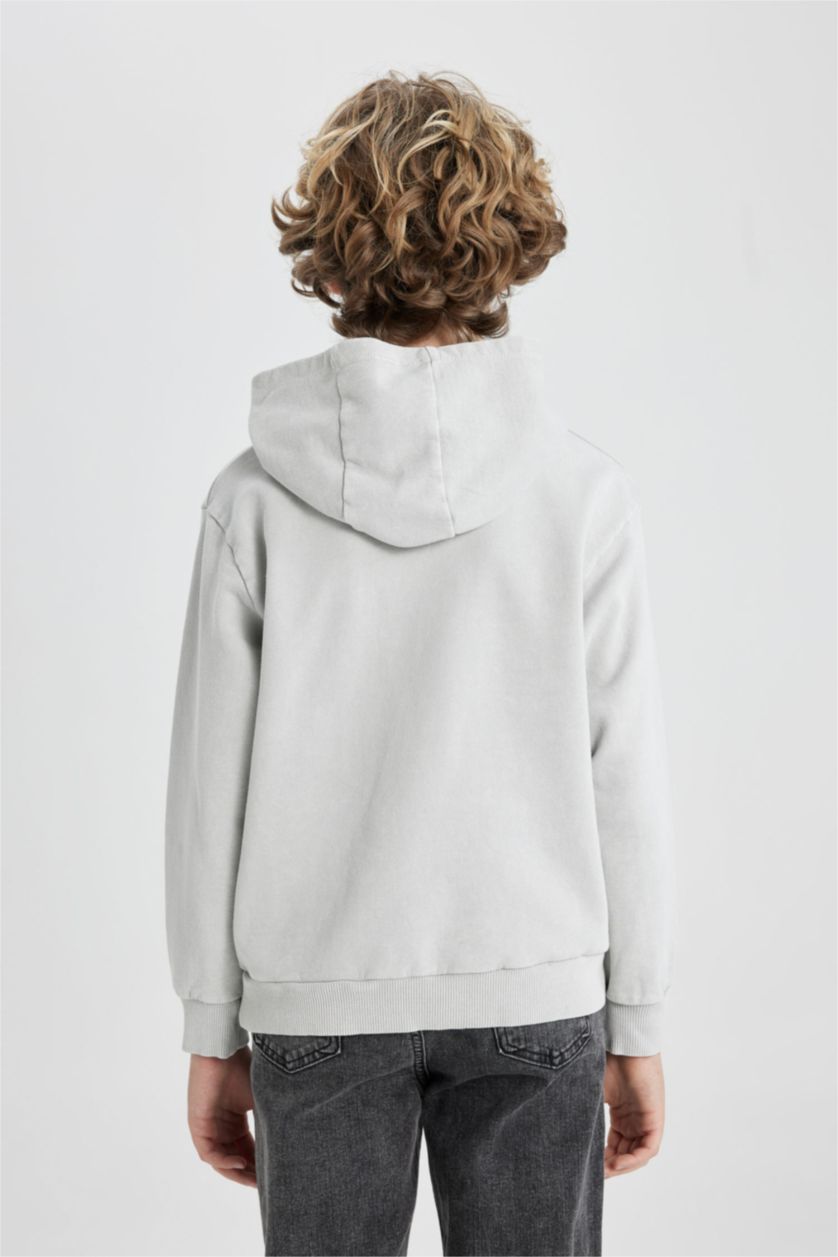 أولاد رمادي فاتح سويت شيرت ولادي بجيب