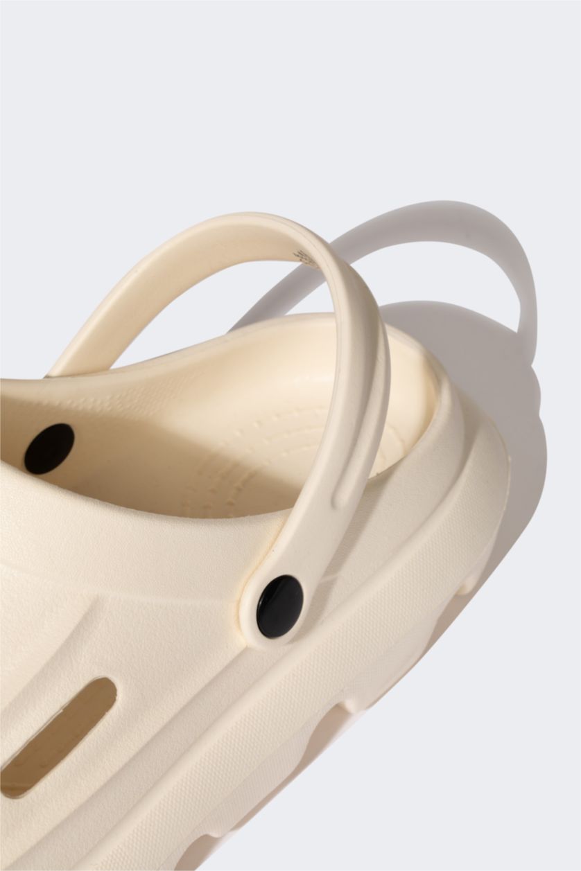 MAN Beige صندل إيفا