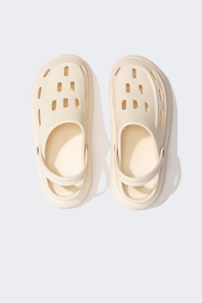 MAN Beige صندل إيفا