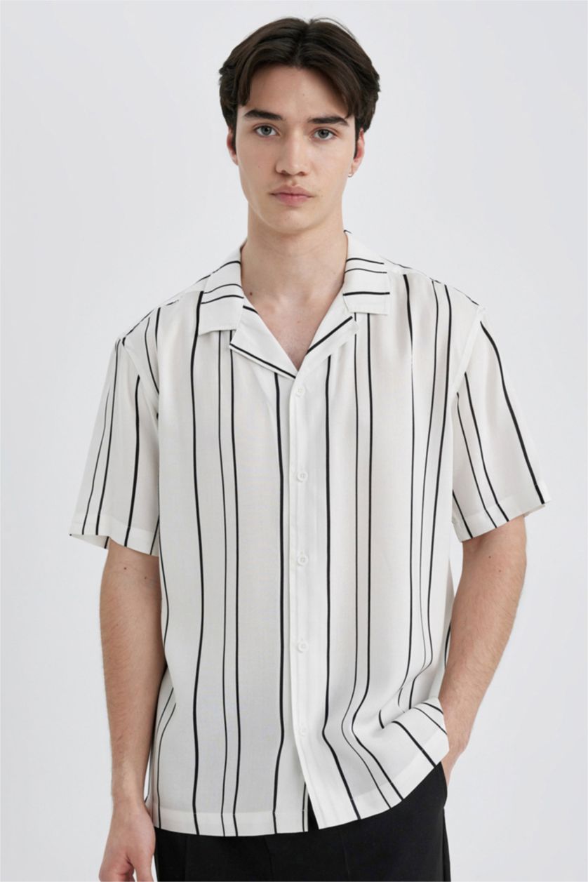 رجالي أبيض قميص مخطط قصة عادية بياقة عالية