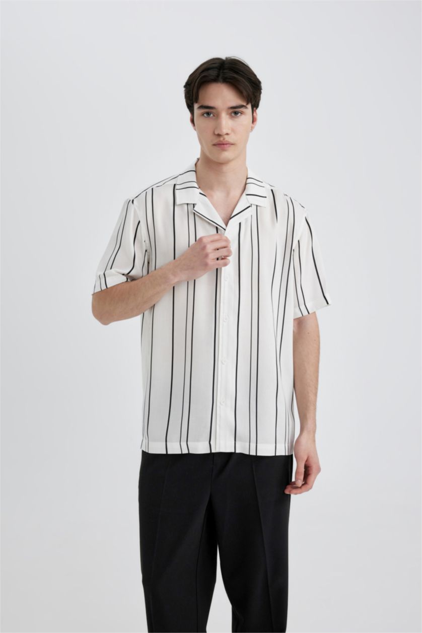 رجالي أبيض قميص مخطط قصة عادية بياقة عالية