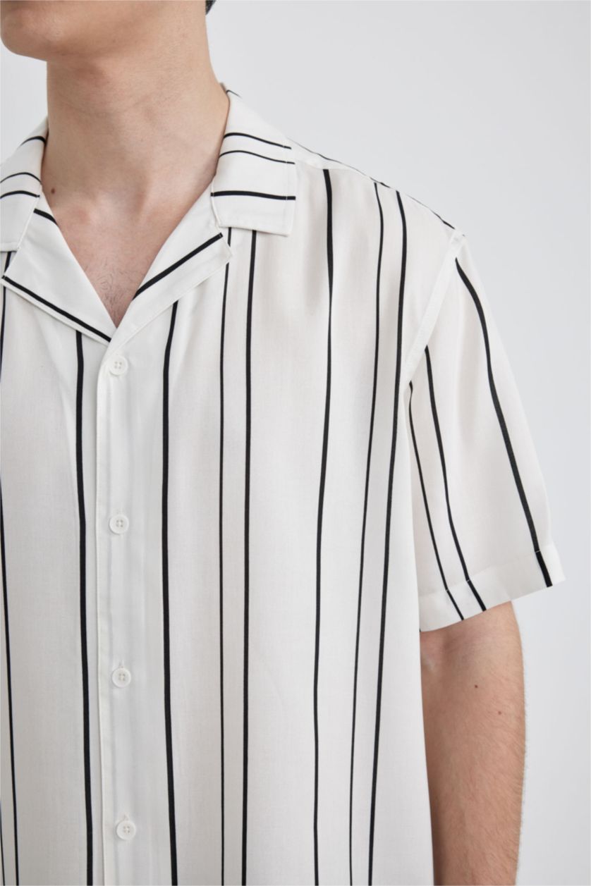 رجالي أبيض قميص مخطط قصة عادية بياقة عالية