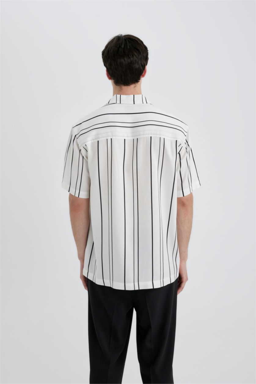 رجالي أبيض قميص مخطط قصة عادية بياقة عالية