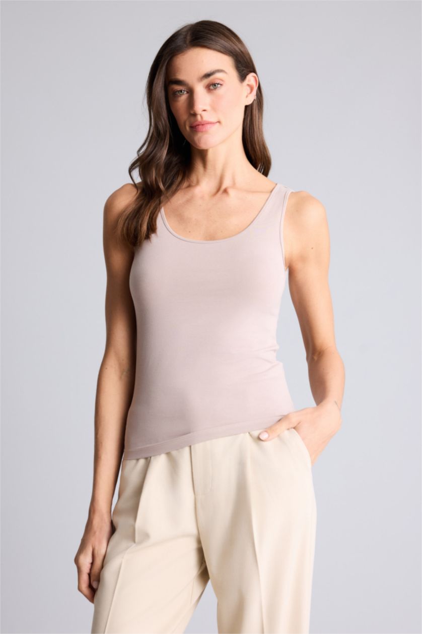 Женщины Слоновая кость Майка приталенного кроя с круглым вырезом базовый для женщин