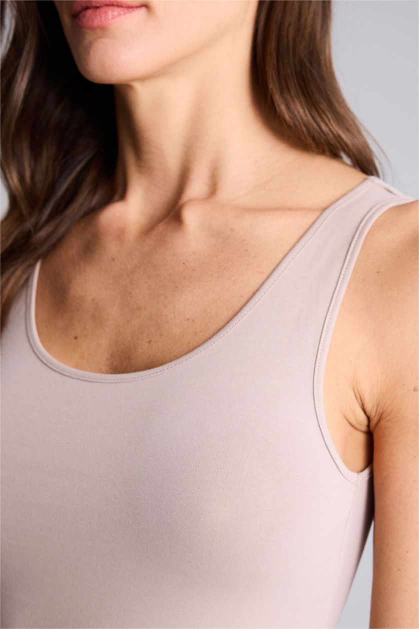 Женщины Слоновая кость Майка приталенного кроя с круглым вырезом базовый для женщин