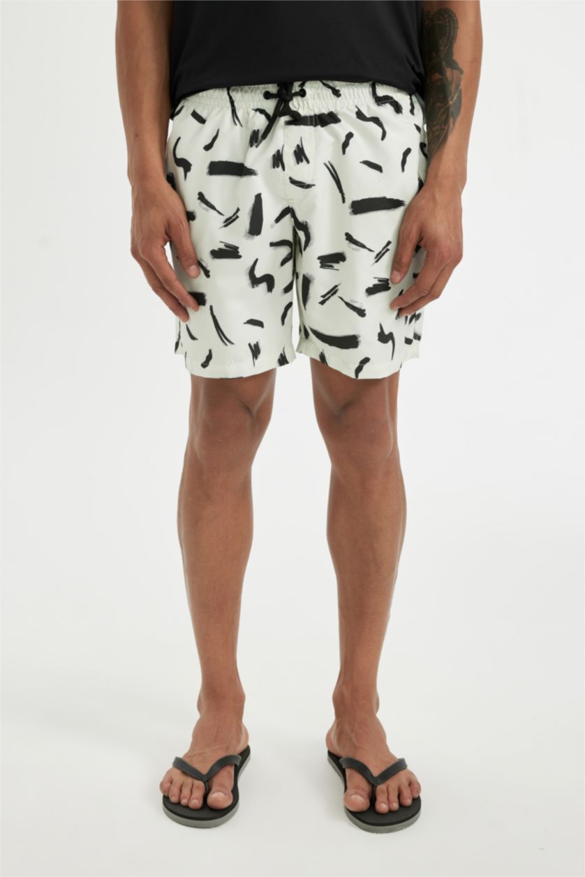 HOMME Beige Short de bain à coupe régulière, doublé de filet et à motifs