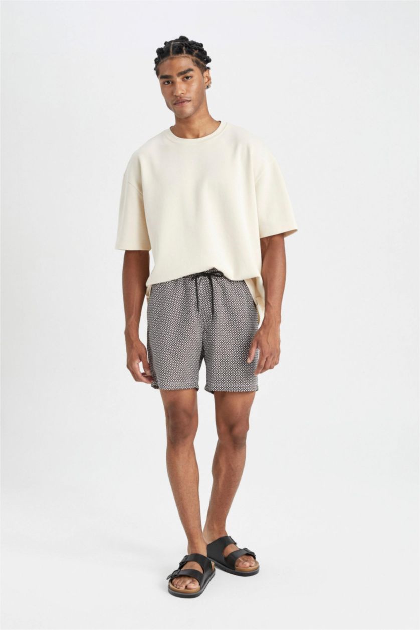 رجال أسود شورت بحر قصير قصة عادية ببطانة شبكية