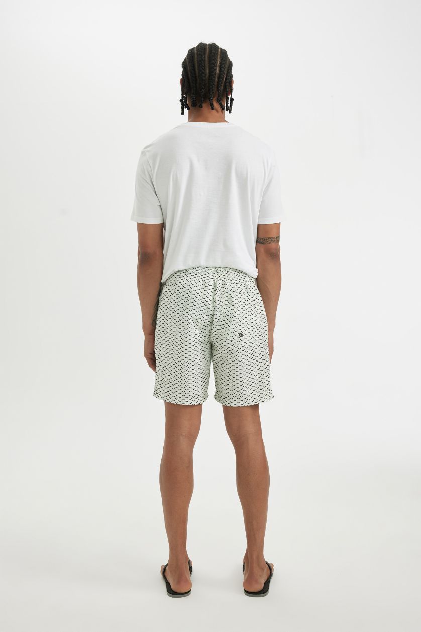 رجال اللون الرملي شورت بحر قصير قصة عادية ببطانة شبكية