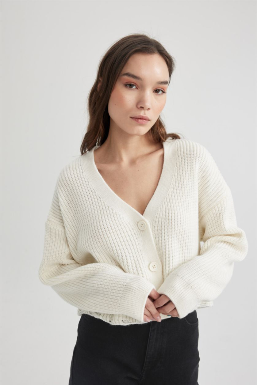 Kadın Ekru Regular Fit V Yaka Düğmeli Triko Hırka