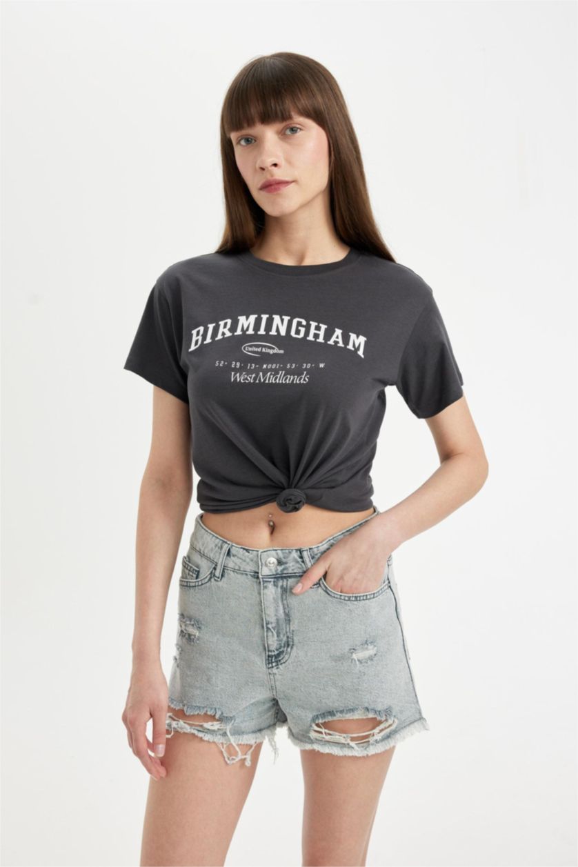 حريمي رمادي شورت جينز بحافة ممزقة وخصر عالي