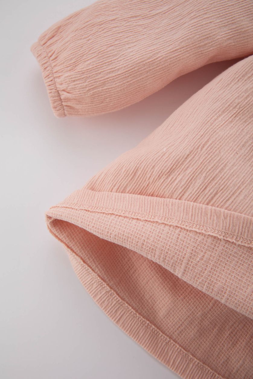 طفلة صغيرة زهري فاتح فستان بيبي بناتي كم طويل قصة عادية بياقة مستديرة