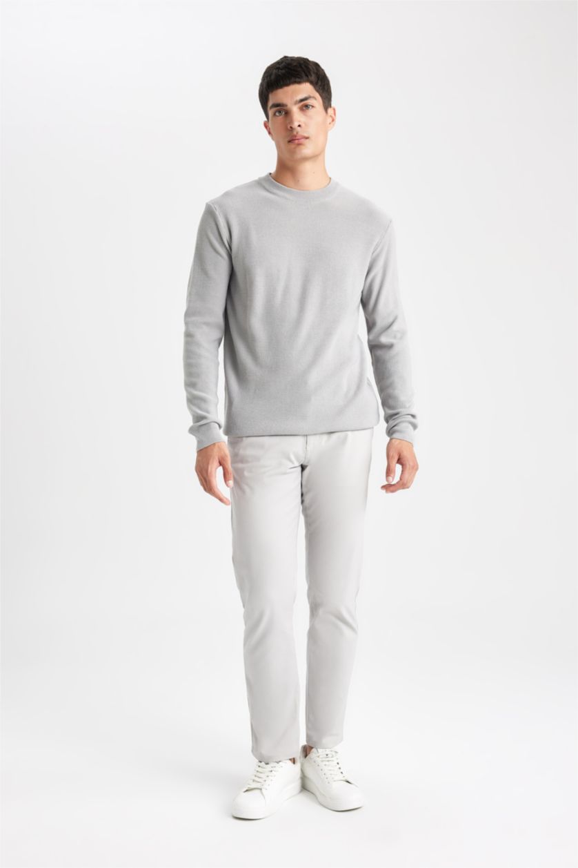 رجال رمادي بلوفر تريكو قصة عادية برقبة مستديرة