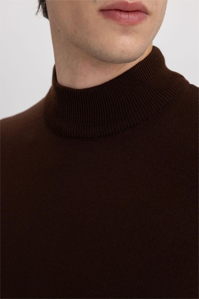 Man Dark Camel Slim Fit Pullover
