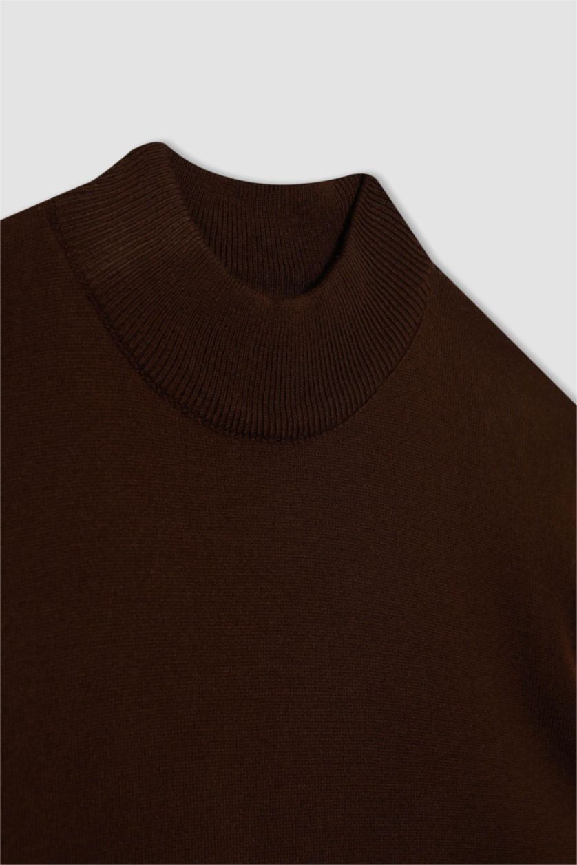 Man Dark Camel Slim Fit Pullover