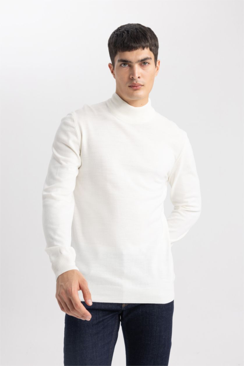 Erkek Ekru Slim Fit Dar Kesim Yarım Balıkçı Yaka Triko Kazak