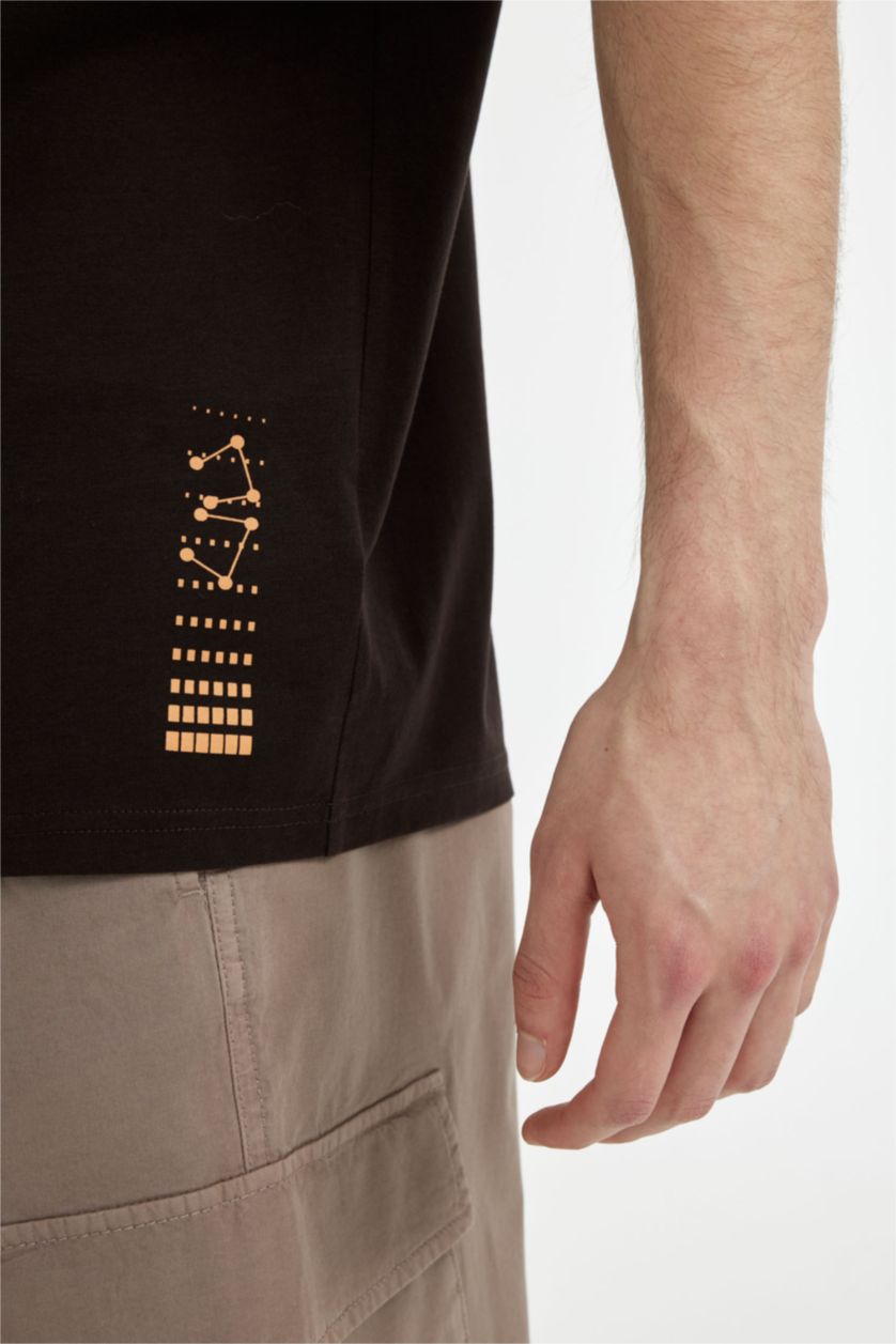 MAN Brown Rick and Morty Comfort Fit T-Shirt