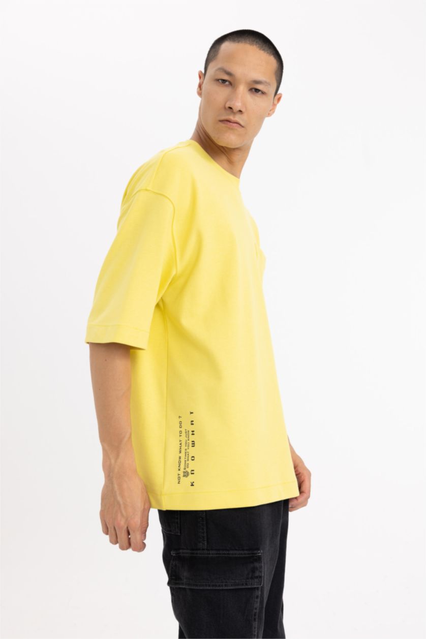 Erkek Sarı Loose Fit Bisiklet Yaka Cepli Baskılı Kısa Kollu Ağır Kumaş Tişört