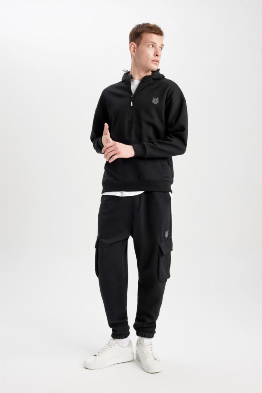 MAN Black Oversize Fit With Cargo Pocket Trousers