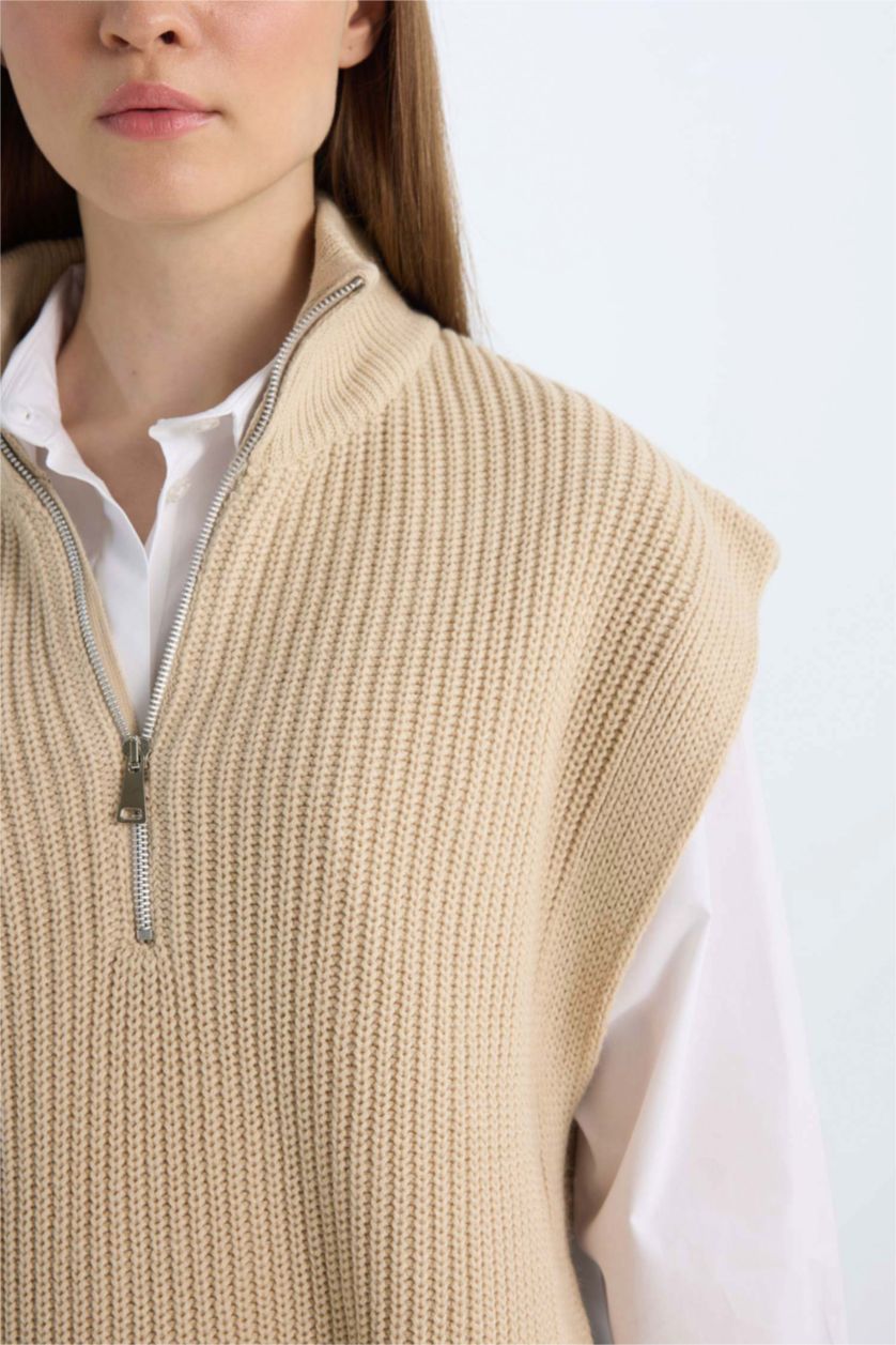 FEMME Beige Pull tricot sans manches à col roulé et Coupe régulière