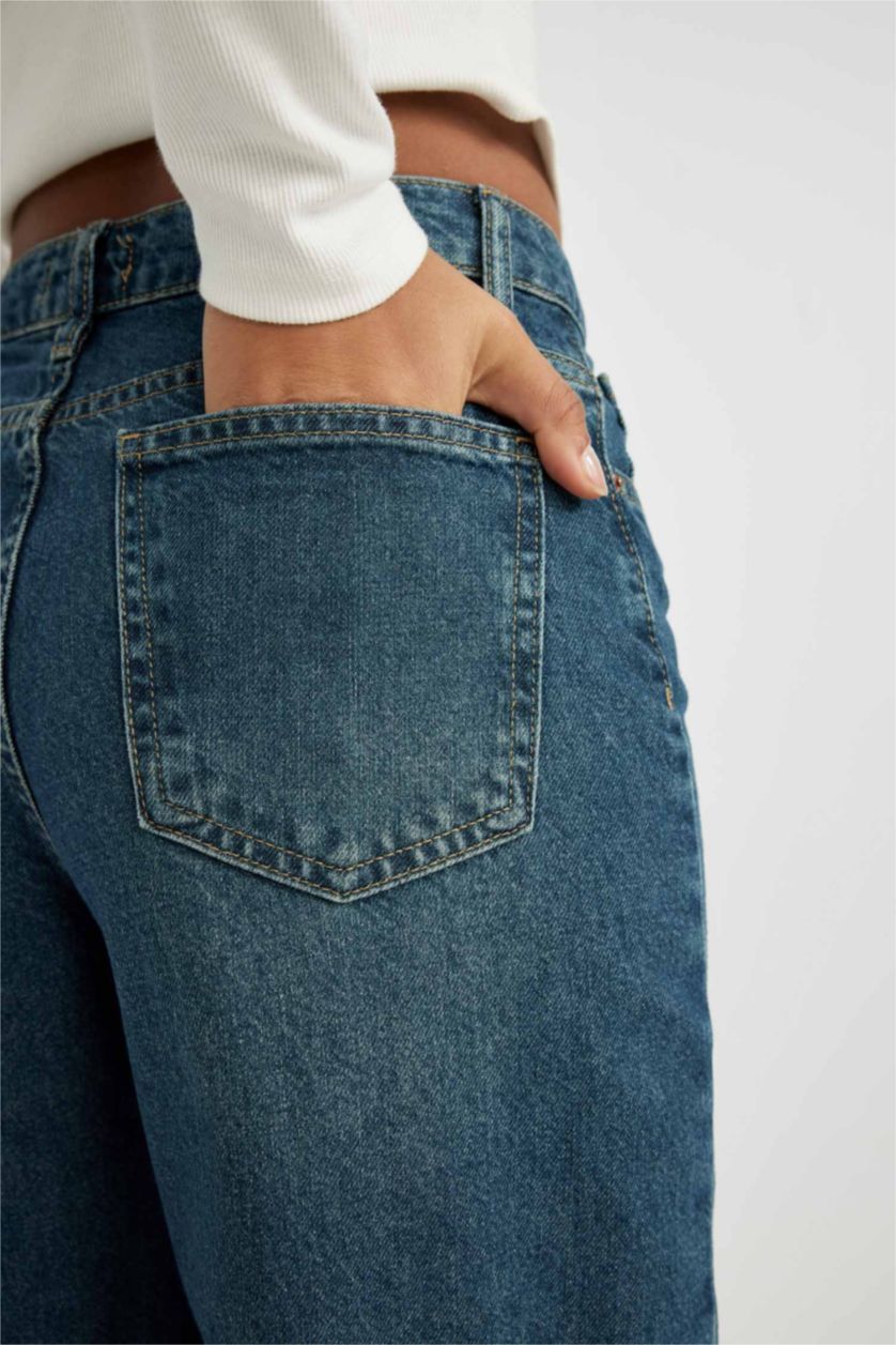 حريمي أزرق غامق بنطلون جينز كاروت فيت وخصر عالي