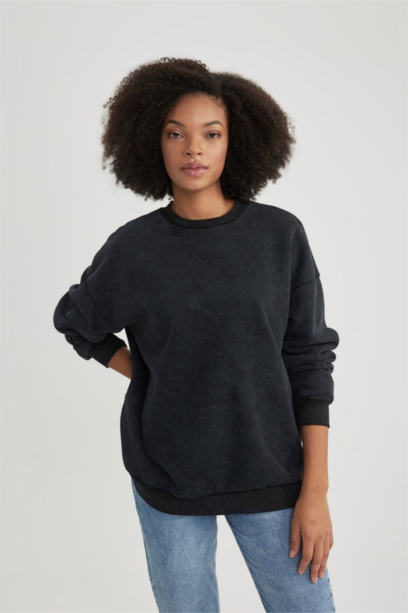 حريمي أسود سويت شيرت اوفر سايز برقبة مستديرة