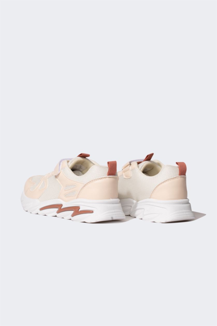 Девочки и подростки Бежевый Кроссовки для девочек