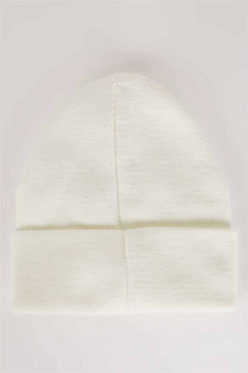 WOMAN White Woman Beret