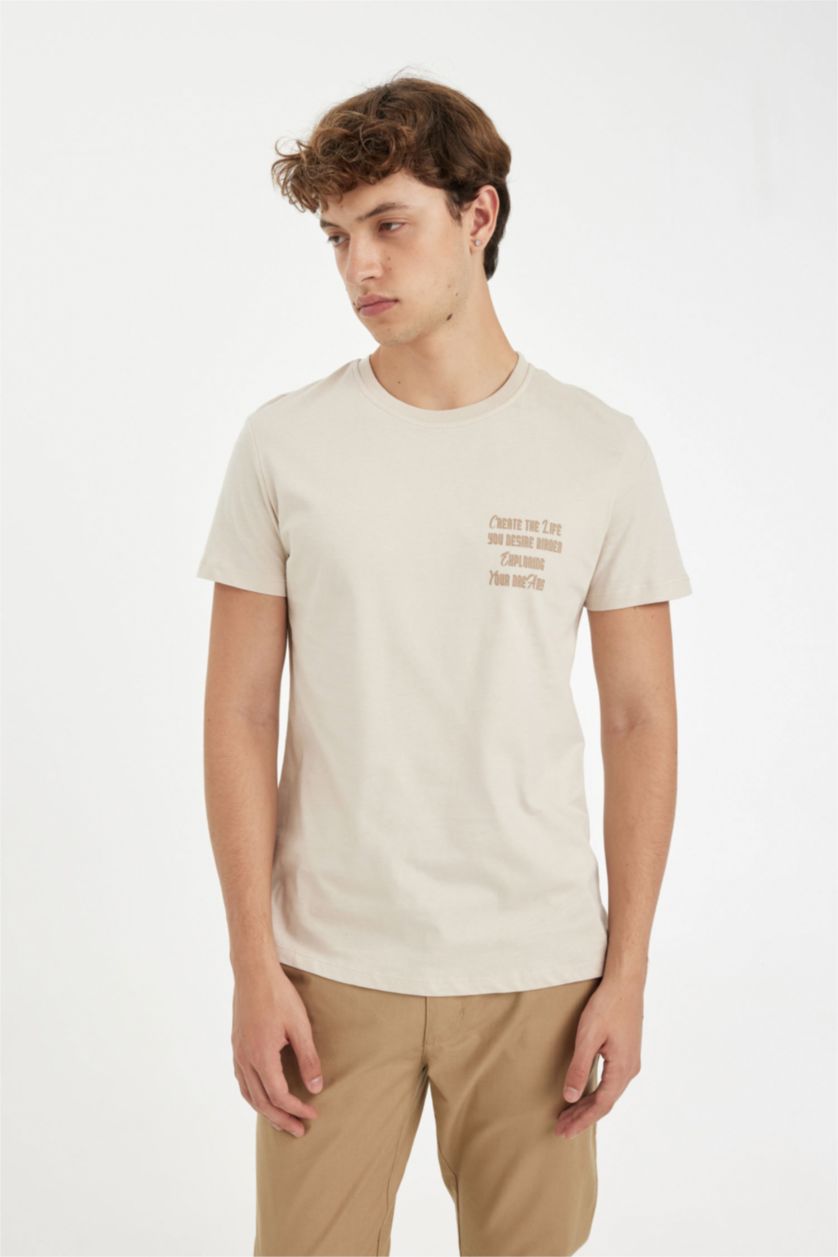 Erkek Bej Slim Fit Dar Kesim Bisiklet Yaka Baskılı Kısa Kollu Tişört