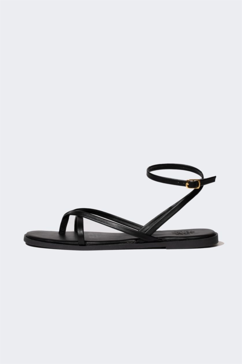 WOMAN Black Woman Lace-up Flat Heel Sandals