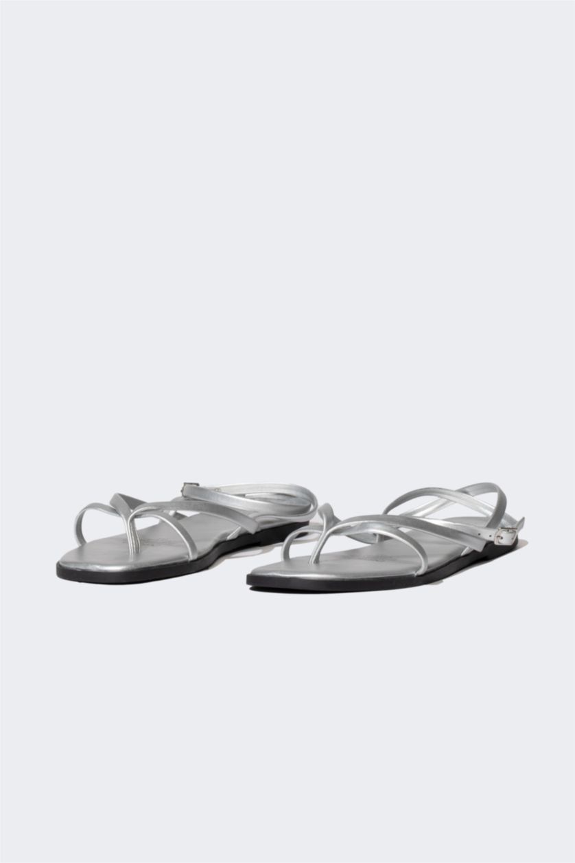 حريمي رمادي فاتح صندل حريمي رمادي بكعب مسطح